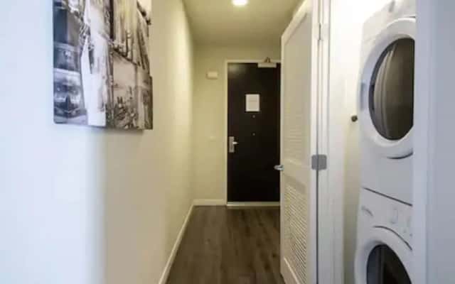 Downtown LA Fully Furnished Apartment