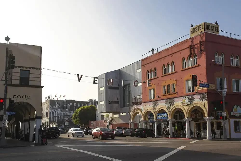 VE Venice Suite C by RedAwning