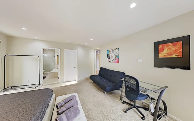 New Listing! Modern Canyon W/ Lush Patio 2 Bedroom Home — zdjęcie 4