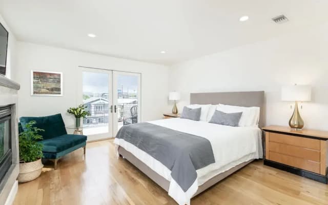 New Listing! Venice Canal-front W/ Pool, Near Beach 5 Bedroom Home — zdjęcie 5