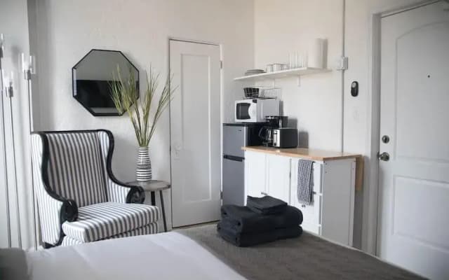 Charming Studio in Beverly Boulevard! Sleeps 2! — zdjęcie 4