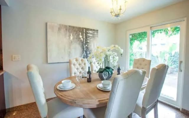 Charming Duplex Home — zdjęcie 2