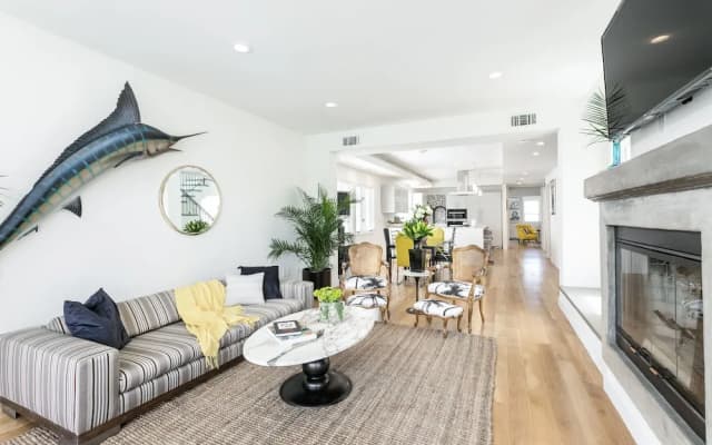 New Listing! Venice Canal-front W/ Pool, Near Beach 5 Bedroom Home — zdjęcie 2