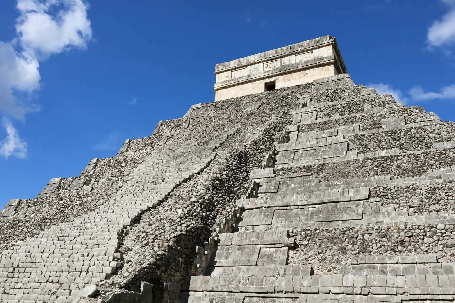 Chichen Itza - popularna atrakcja turystyczna w Meksyk