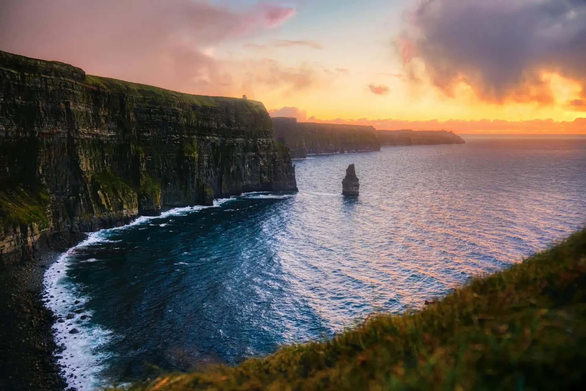 Klify Moheru - popularna atrakcja turystyczna w Irlandia