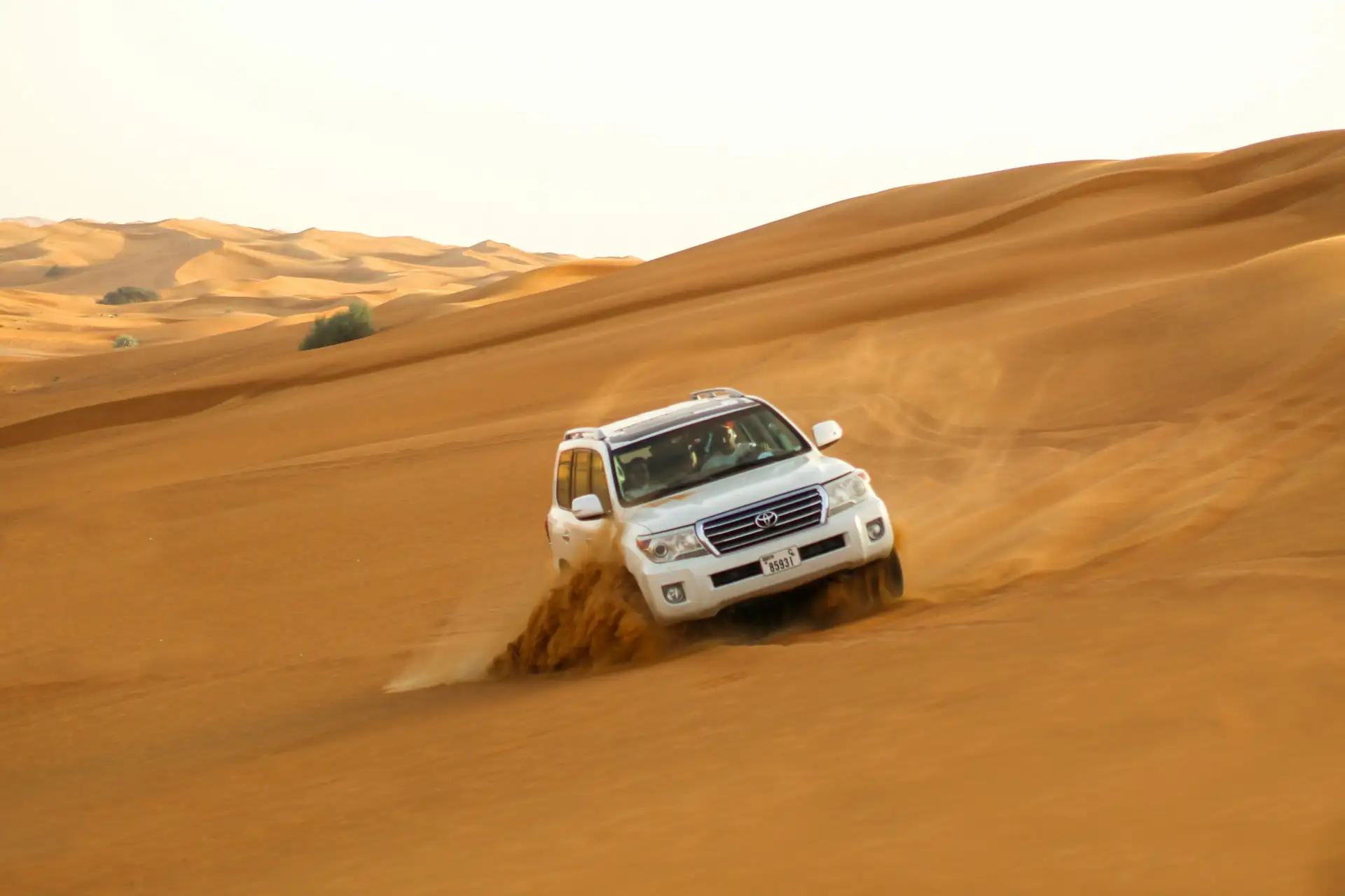 Pustynne Safari - popularna atrakcja turystyczna w Emiraty Arabskie
