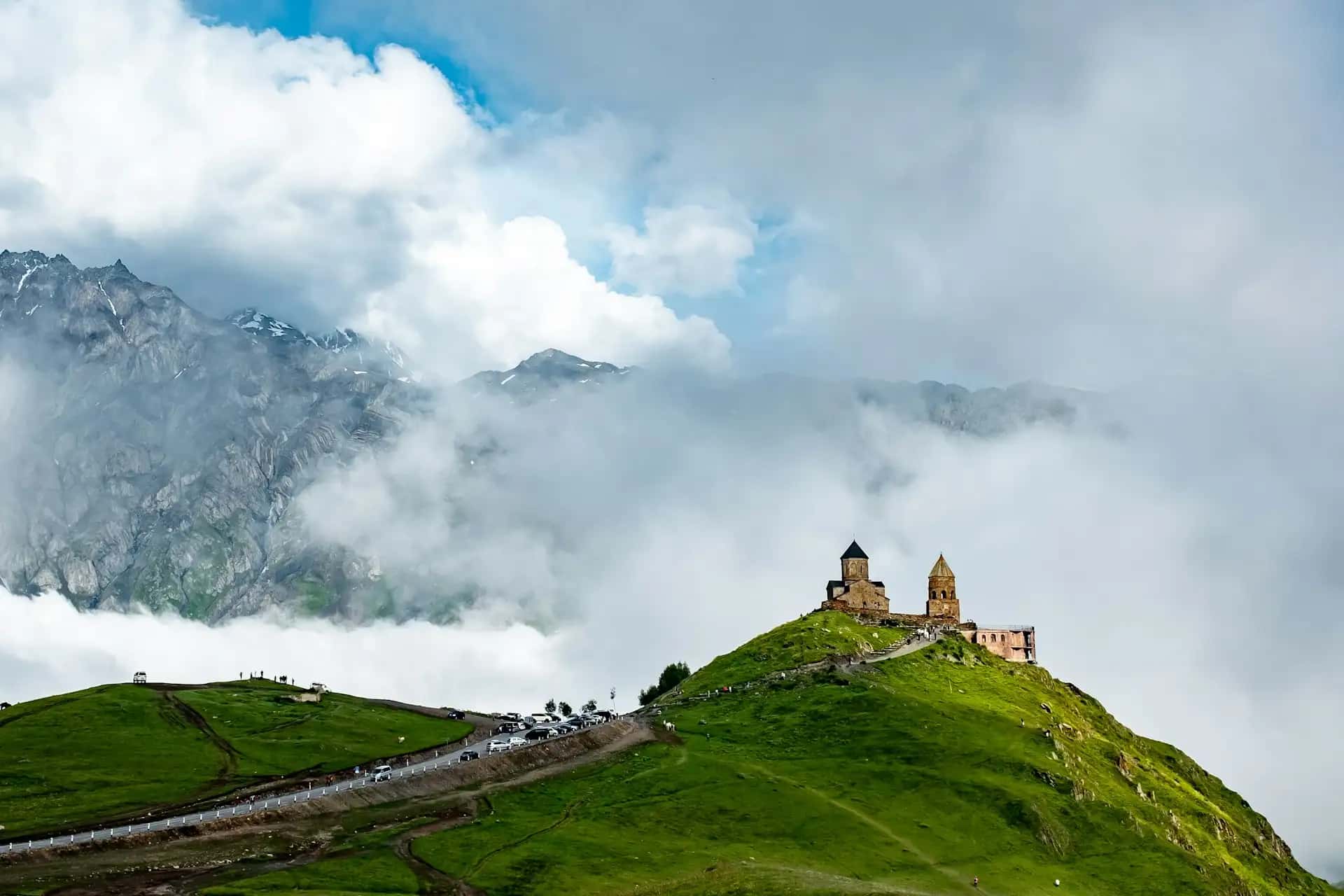 Cminda Sameba (Kazbegi) - popularna atrakcja turystyczna w Gruzja