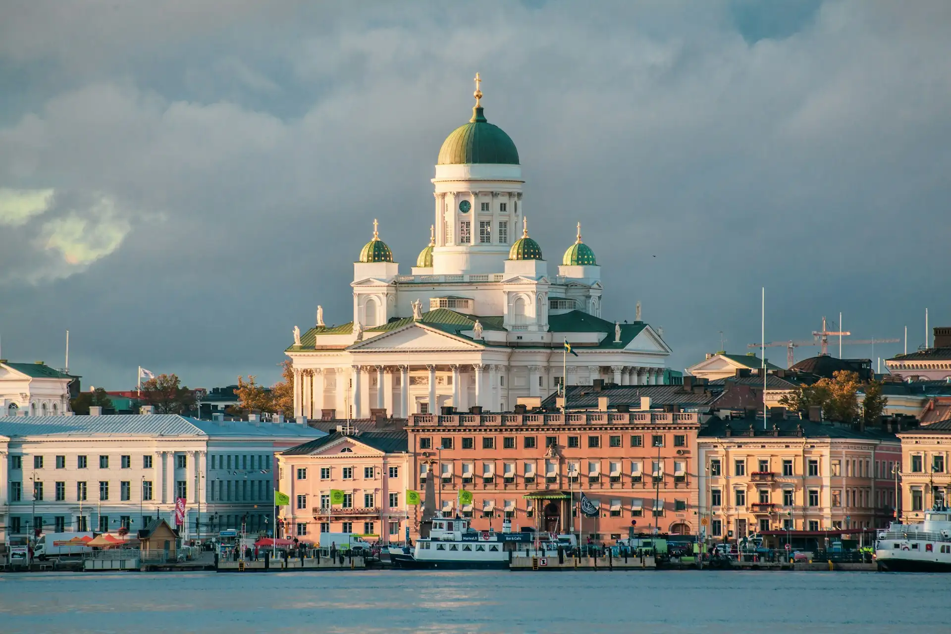 Helsinki – Katedra i Rynek - popularna atrakcja turystyczna w Finlandia