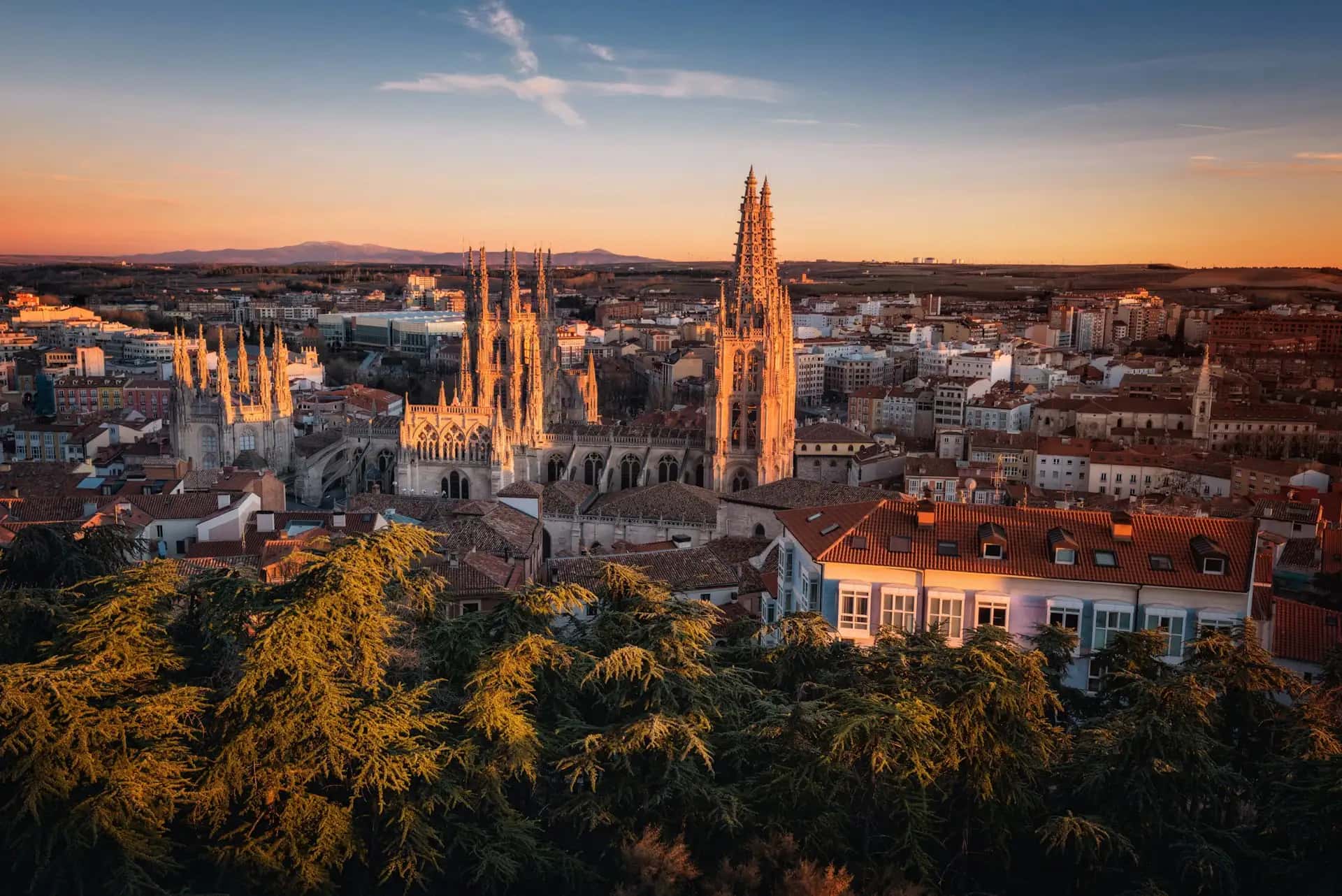 Sagrada Familia (Barcelona) - popularna atrakcja turystyczna w Hiszpania