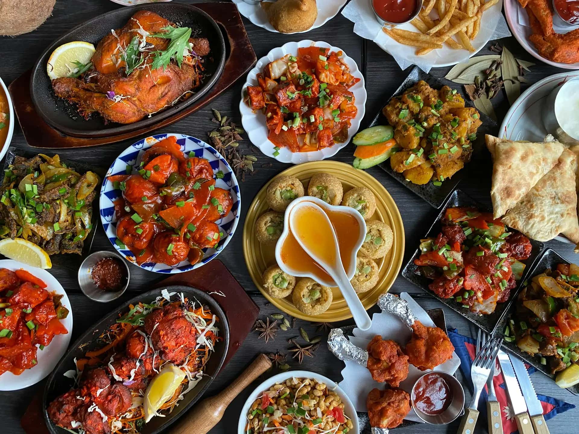 Potrawa Hummus i Mezze - tradycyjna kuchnia Emiraty Arabskie