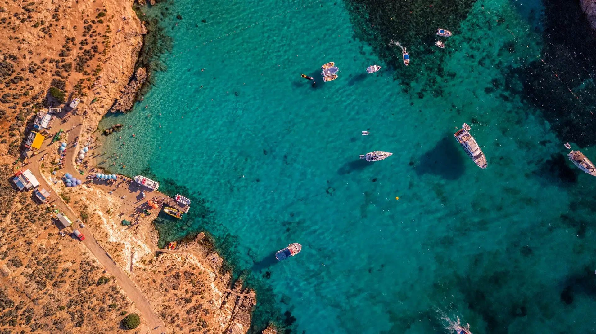 Loty do: Malta